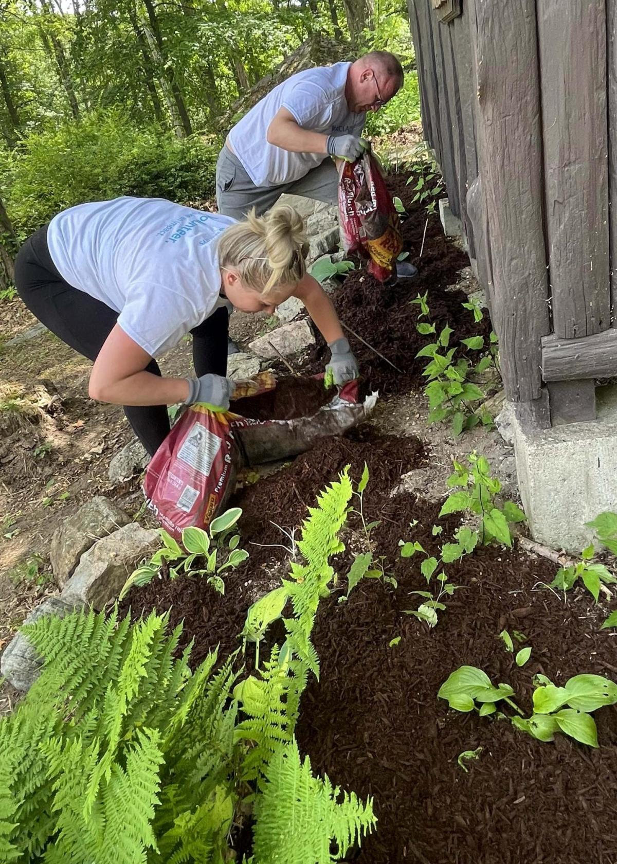 Barclays, Old Navy, and Rockland Conservation Corps Volunteers Team up